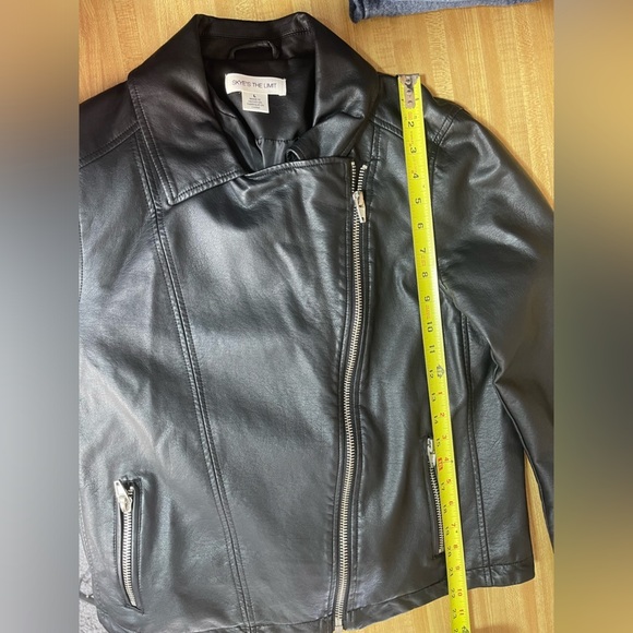 Skye’s the Limit Black long sleeve faux leather lined biker jacket women’s L - Picture 16 of 17